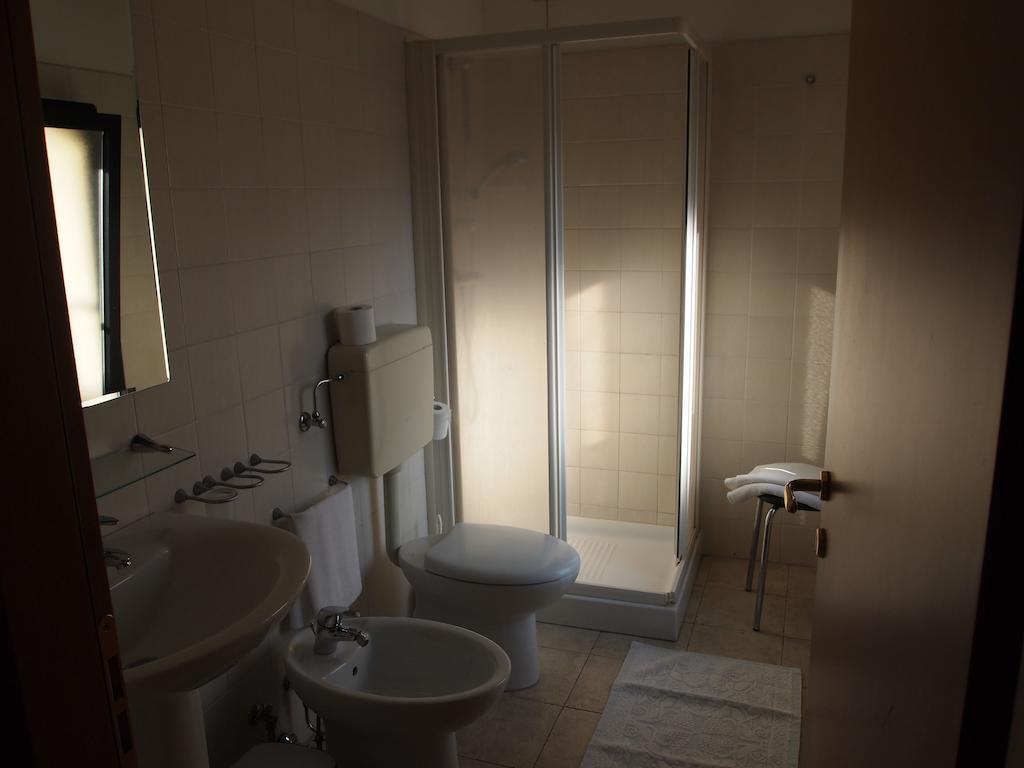 Hotel Caffetteria Dell'Angolo à Borghetto Secondo Chambre photo