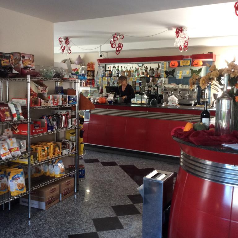 Hotel Caffetteria Dell'Angolo à Borghetto Secondo Extérieur photo